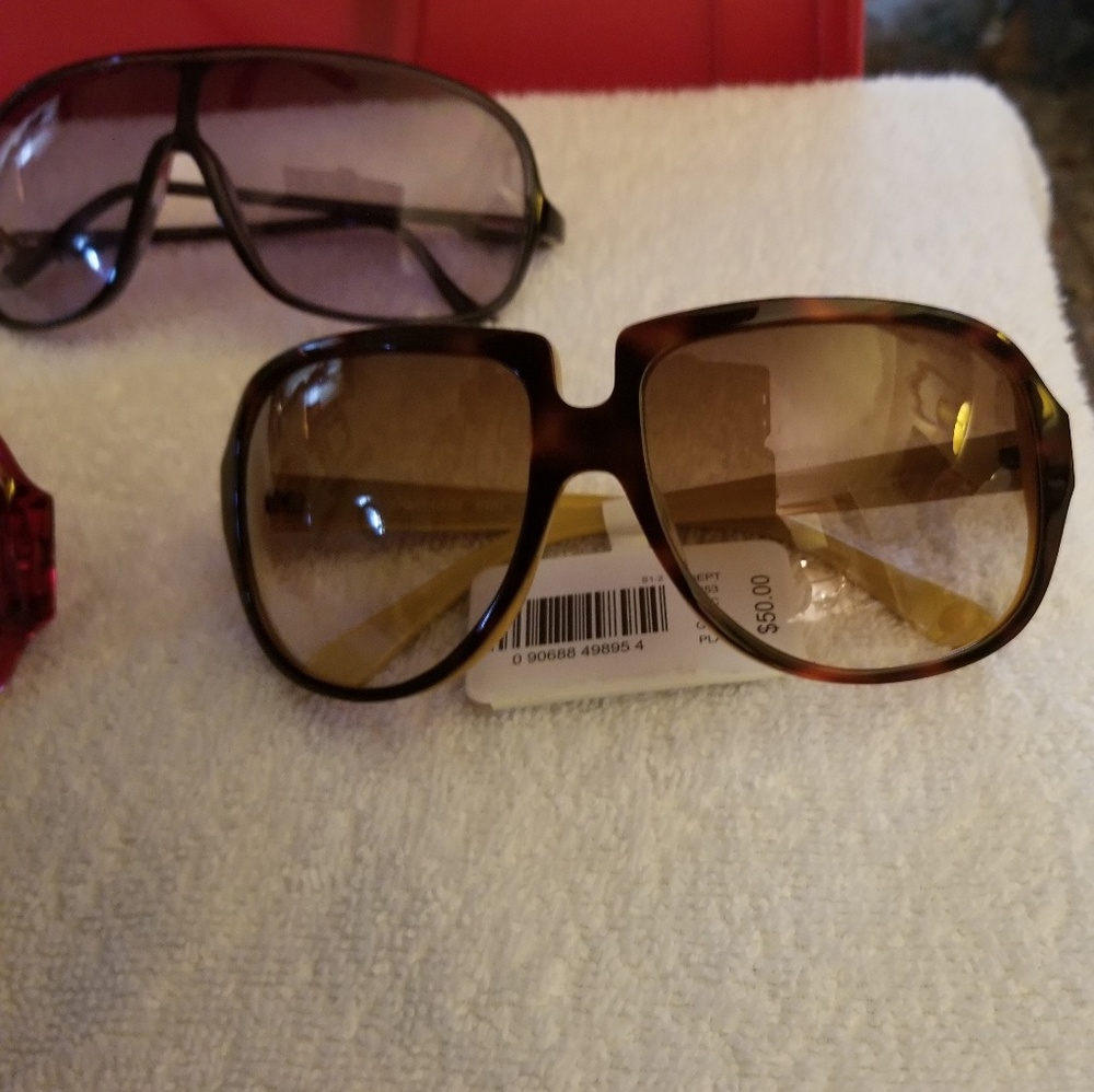 Sunglasses - Picture 2 of 3